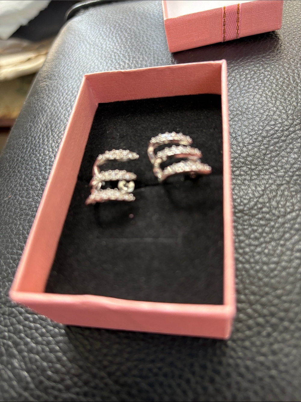 925 Silver Rhinestone CZ Three-Claw Geometric Pierced Earrings Brand New - Picture 6 of 6